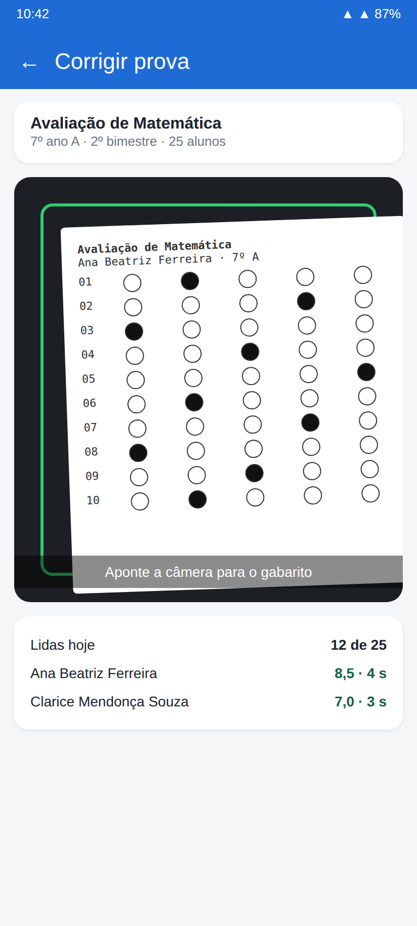 GAB corrigindo uma prova pela câmera